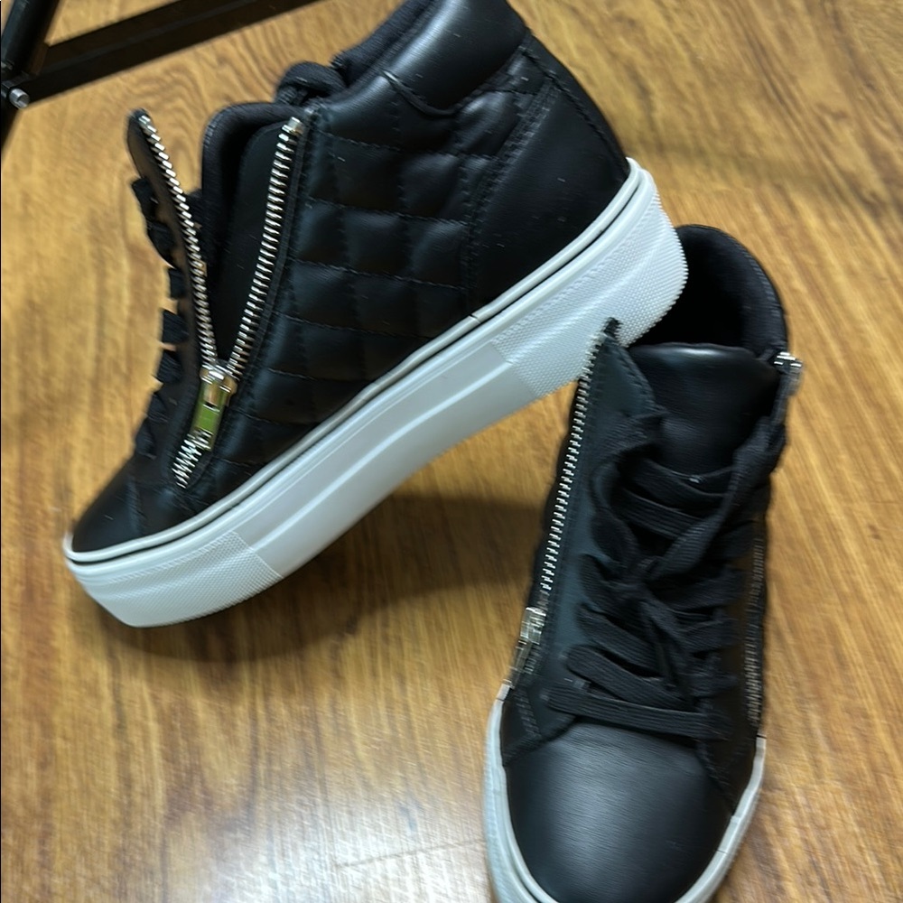 Gryphon Black and White Quilted Sneakers